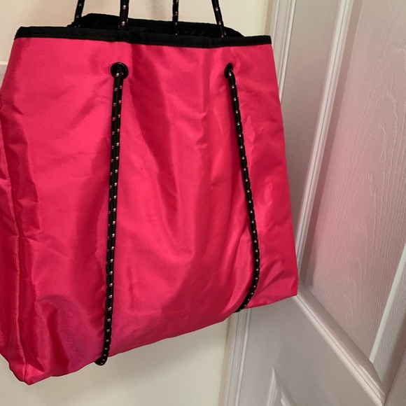 Victoria Secret Beach Water-Proof Tote Bag - Picture 3 of 16